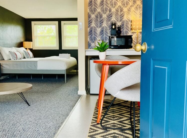 Maine Motels - Bailey Island interior