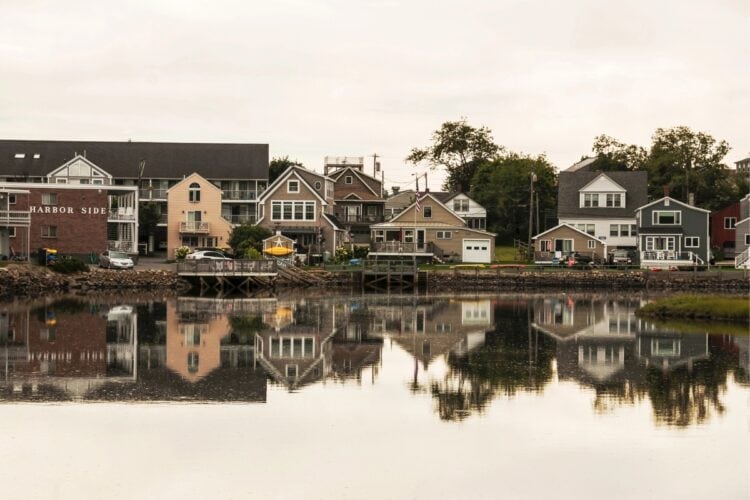 Waterfront Houses in Wells Maine - Deposit