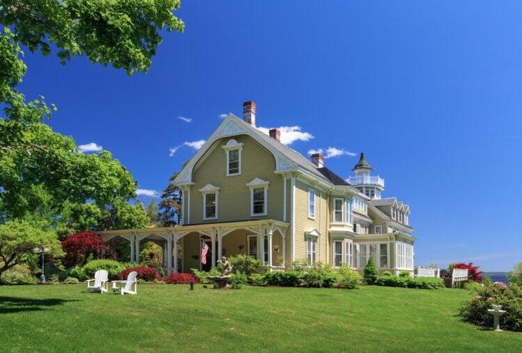 Belfast-Searsport-guide-Captain-Nickels-Inn-feature
