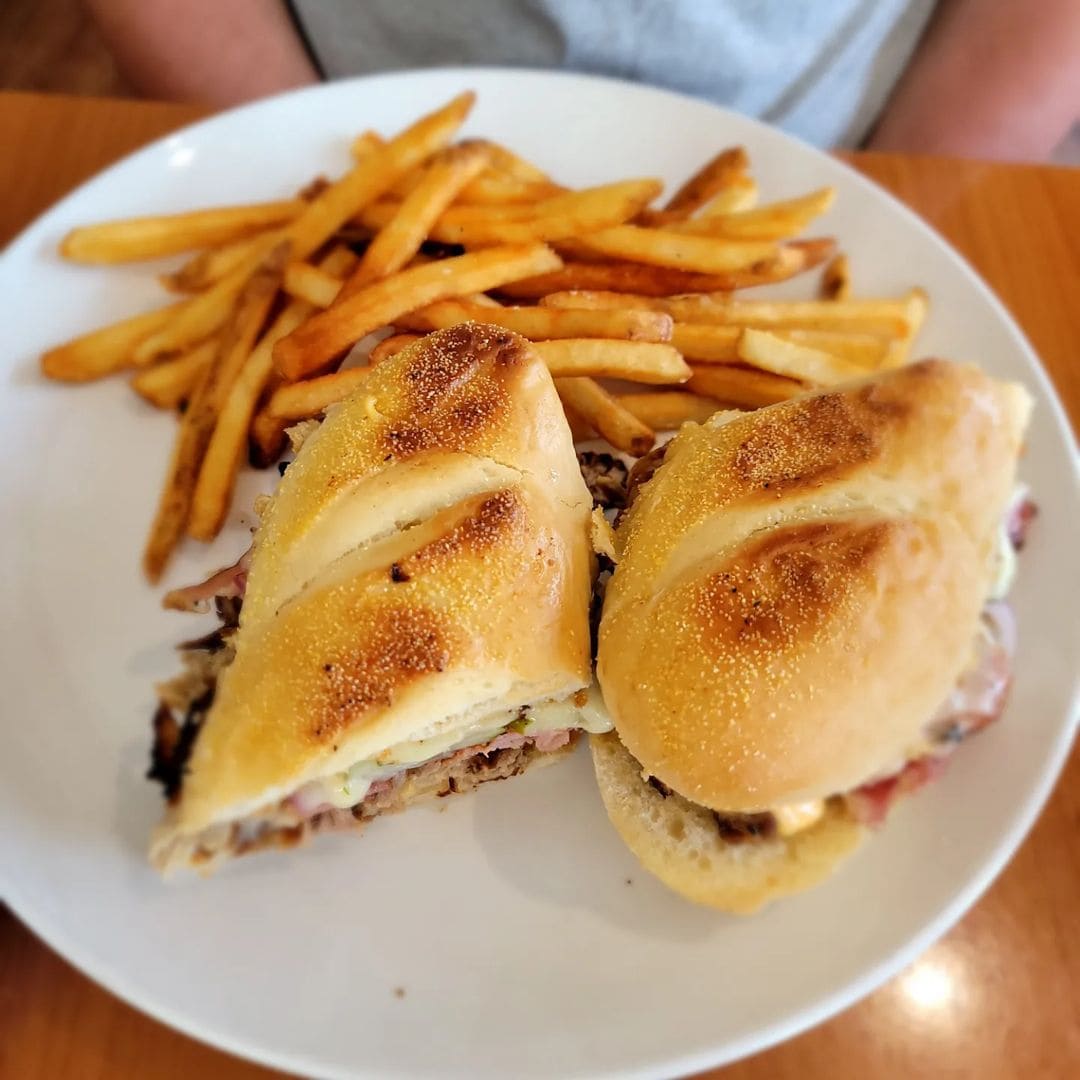 Travel + Discover Rockland: Maine Vacation Guide 16 Home Kitchen Cafe-Rockland