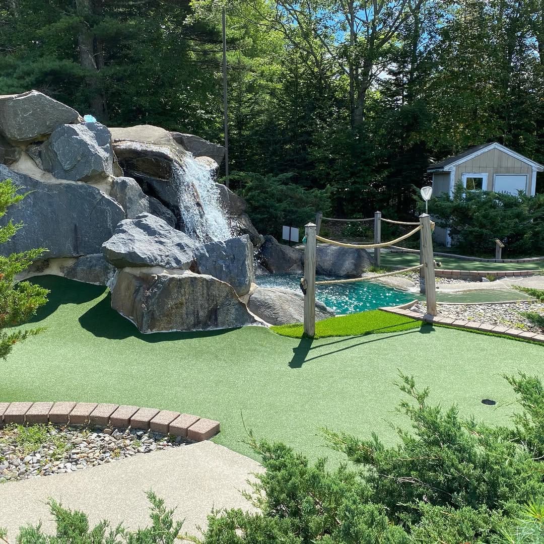 Travel + Discover Rockport: Maine Vacation Guide 9 Golfer’s Crossing Miniature Golf-Rockport