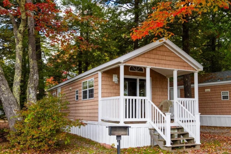 Lodging Offers - Point Sebago Fall 25% Off