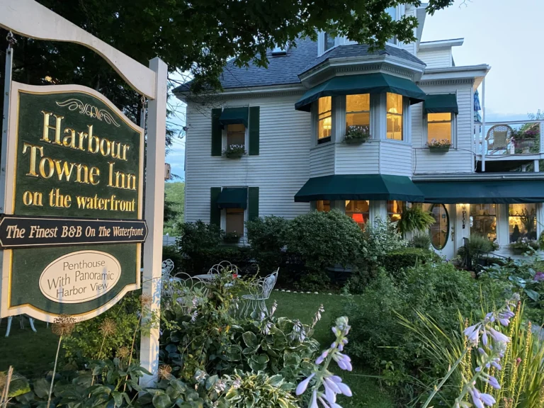Lodging Offers - Harbour Towne Inn 50 Off