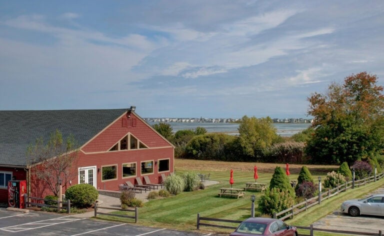 Lodging Offers - Misty Harbor Resort Christmas by the Sea