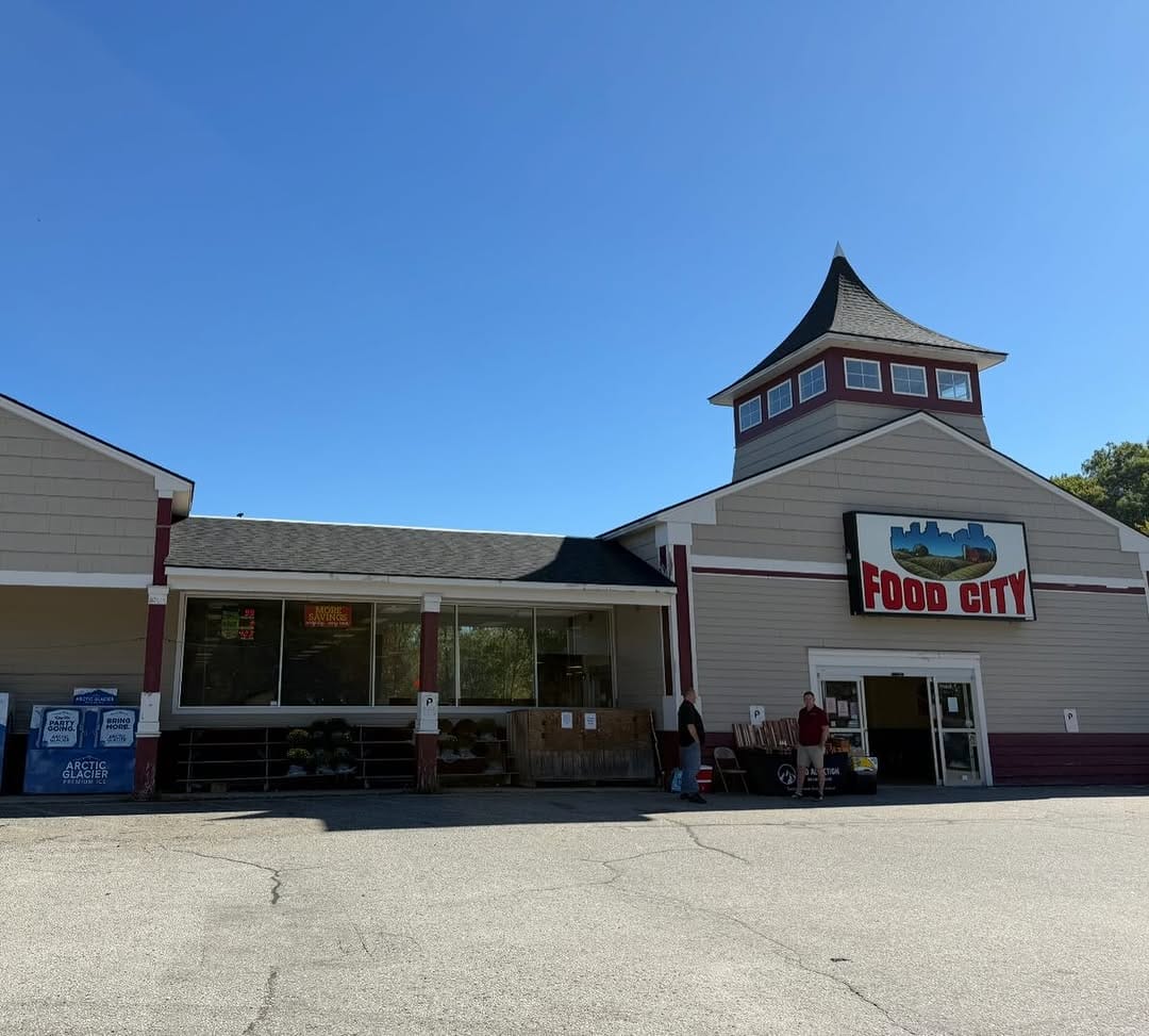The Ultimate Stephen King Inspired road Trip in Maine 28 Food City Bridgton